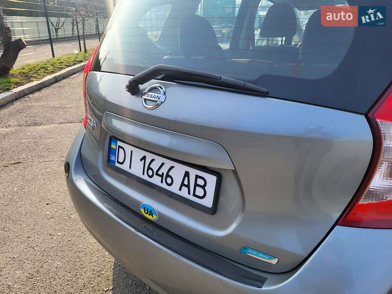 Седан Nissan Versa 2014 в Хмельницькому