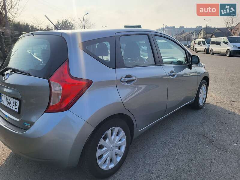 Седан Nissan Versa 2014 в Хмельницькому