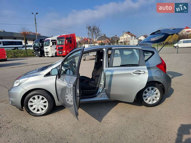 Седан Nissan Versa 2014 в Хмельницькому