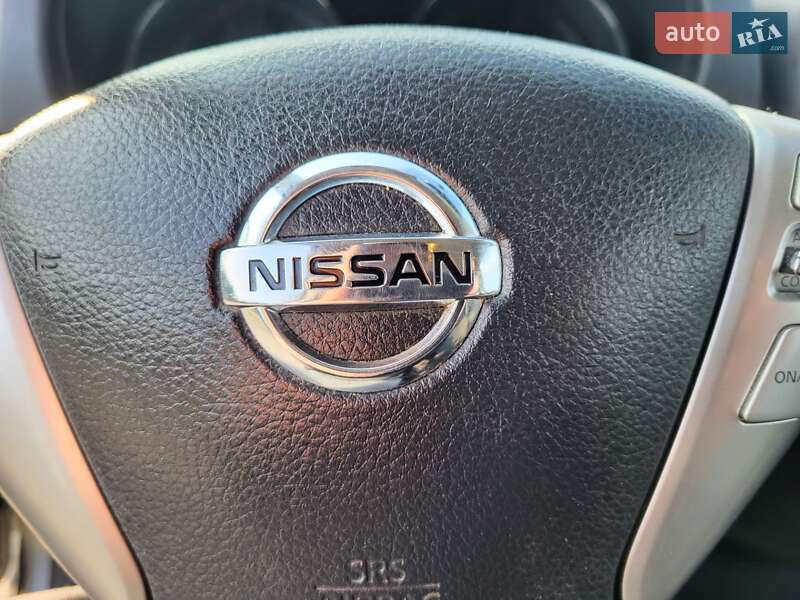 Седан Nissan Versa 2014 в Хмельницькому