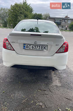 Седан Nissan Versa 2016 в 