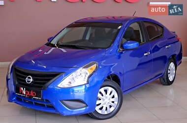 Седан Nissan Versa 2016 в 