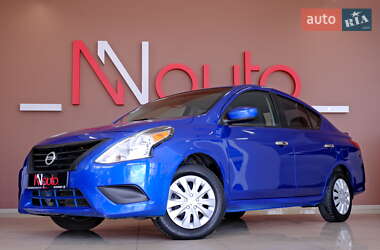 Седан Nissan Versa 2016 в 