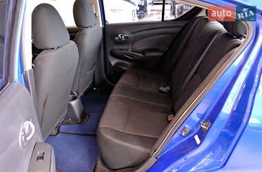 Седан Nissan Versa 2016 в 