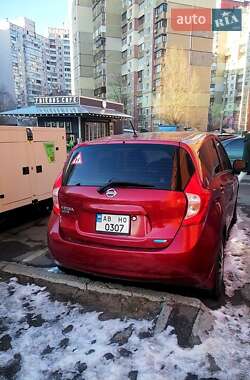 Седан Nissan Versa 2016 в Києві