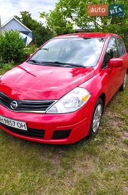 Хетчбек Nissan Versa 2011 в Черкасах