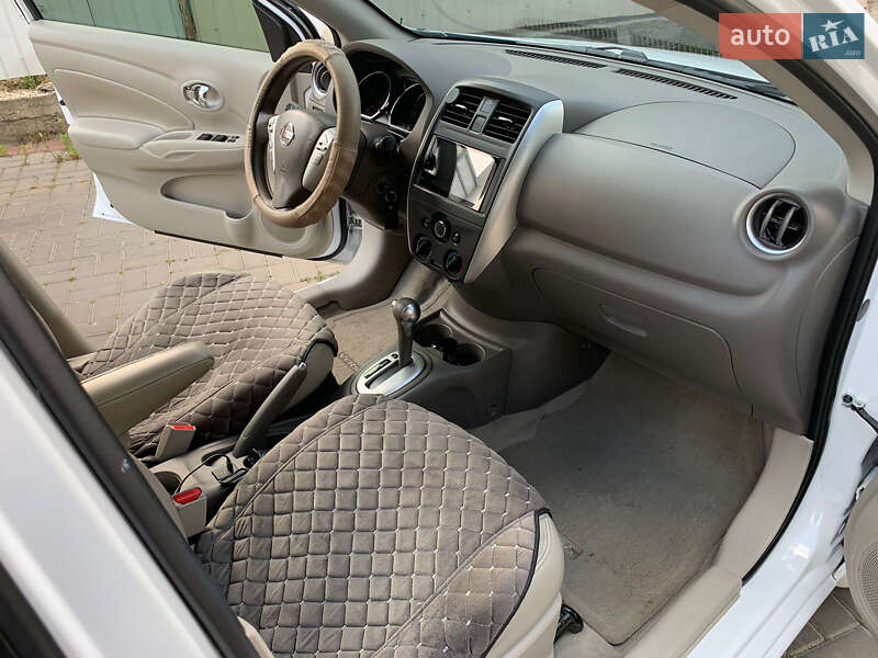 Седан Nissan Versa 2016 в Одесі