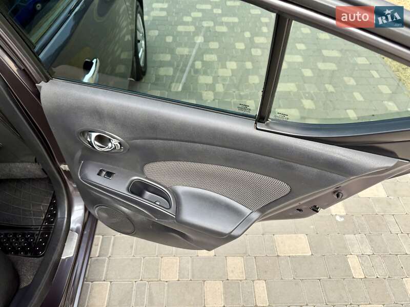 Седан Nissan Versa 2014 в Одесі фото 60 Седан Nissan Versa 2014 в Одесі