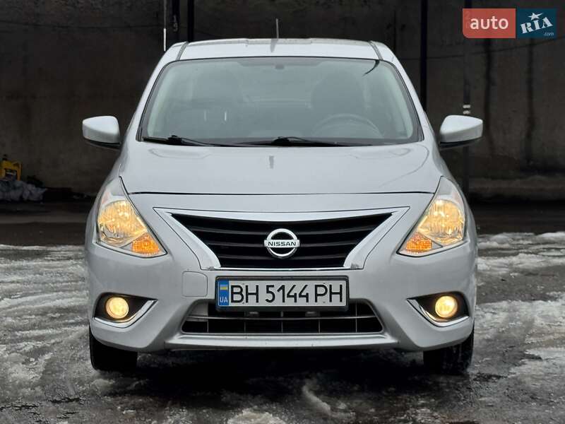 Седан Nissan Versa 2018 в Одесі