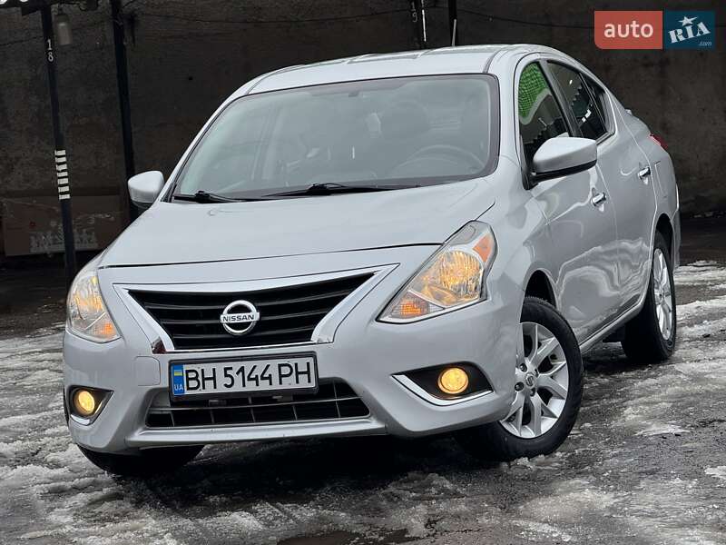 Седан Nissan Versa 2018 в Одесі