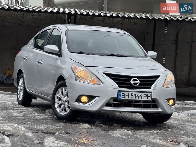 Седан Nissan Versa 2018 в Одесі