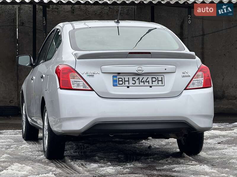 Седан Nissan Versa 2018 в Одесі