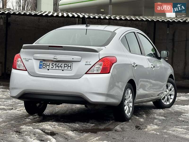 Седан Nissan Versa 2018 в Одесі
