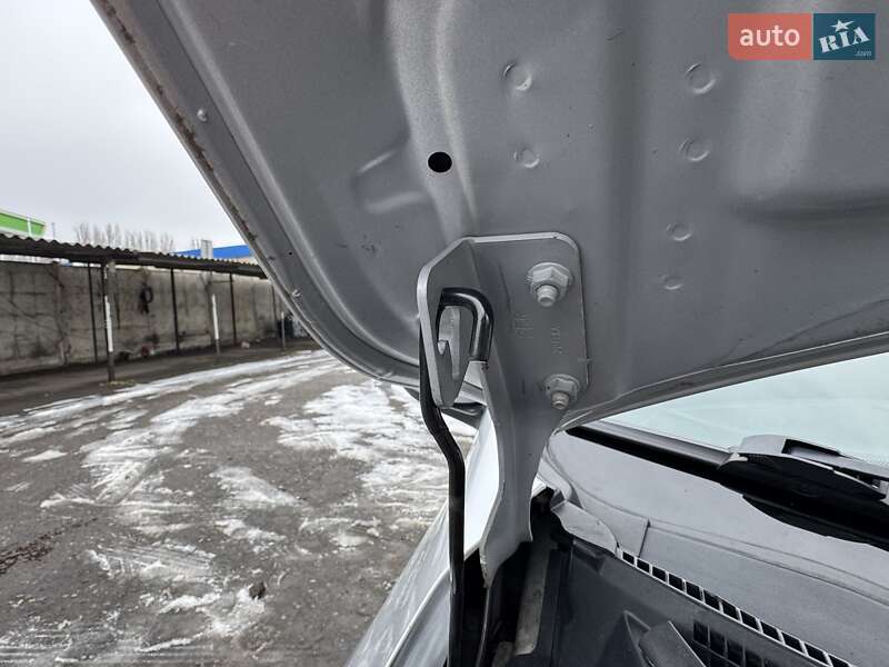 Седан Nissan Versa 2018 в Одесі