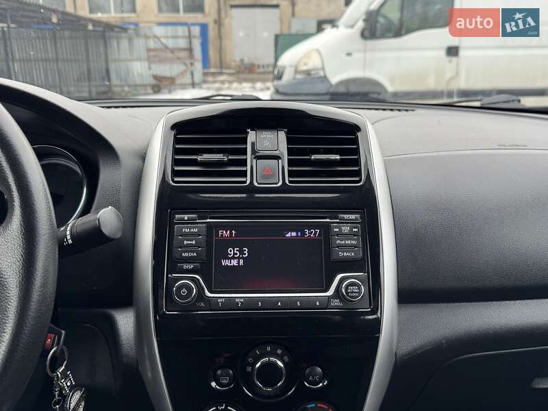 Седан Nissan Versa 2018 в Одесі