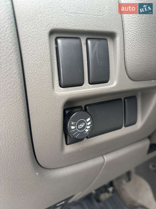 Седан Nissan Versa 2015 в Києві