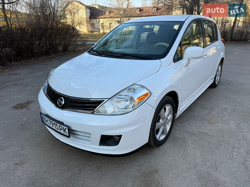 Хэтчбек Nissan Versa 2010 в Одессе