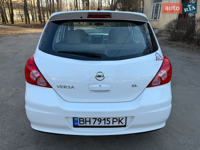 Хэтчбек Nissan Versa 2010 в Одессе