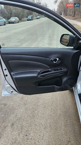 Седан Nissan Versa 2012 в Запорожье