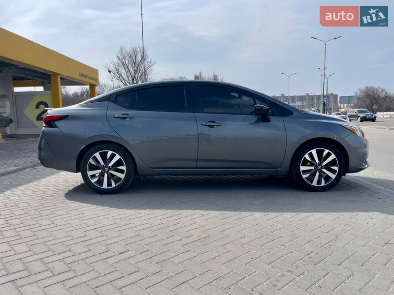 Седан Nissan Versa 2019 в Днепре