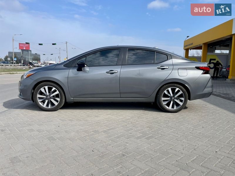 Седан Nissan Versa 2019 в Днепре