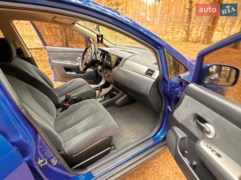 Седан Nissan Versa 2012 в Василькове