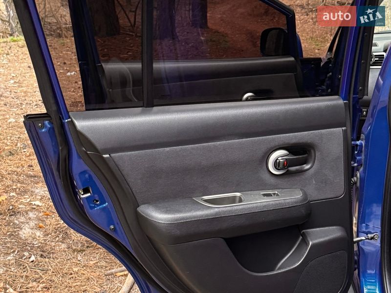 Седан Nissan Versa 2012 в Василькове