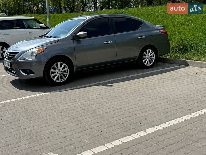 Nissan Versa 2018