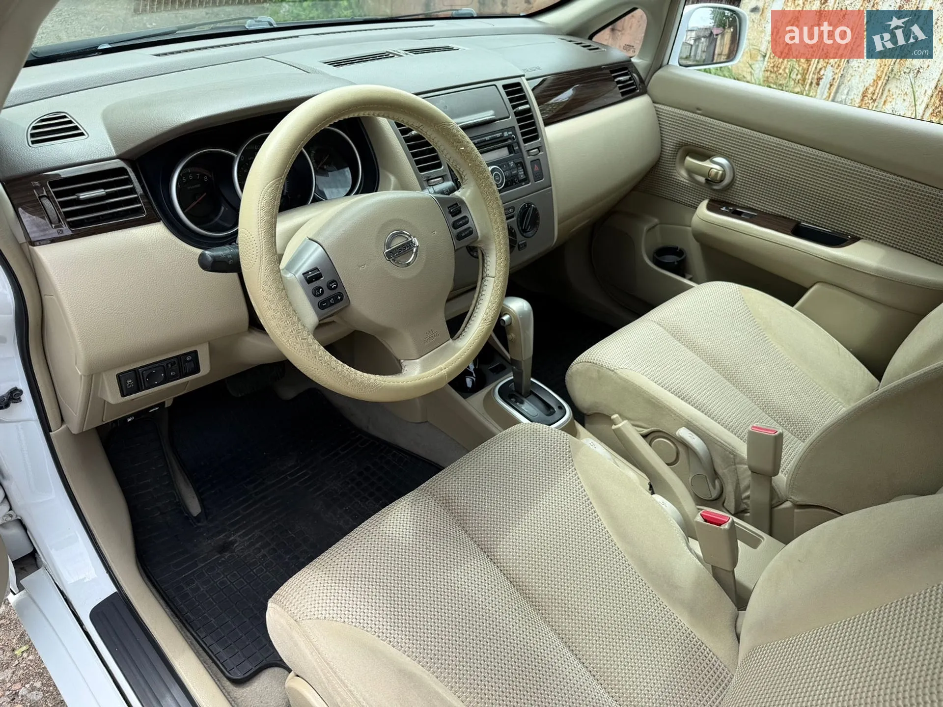 2010 Nissan Versa - мініатюра 35