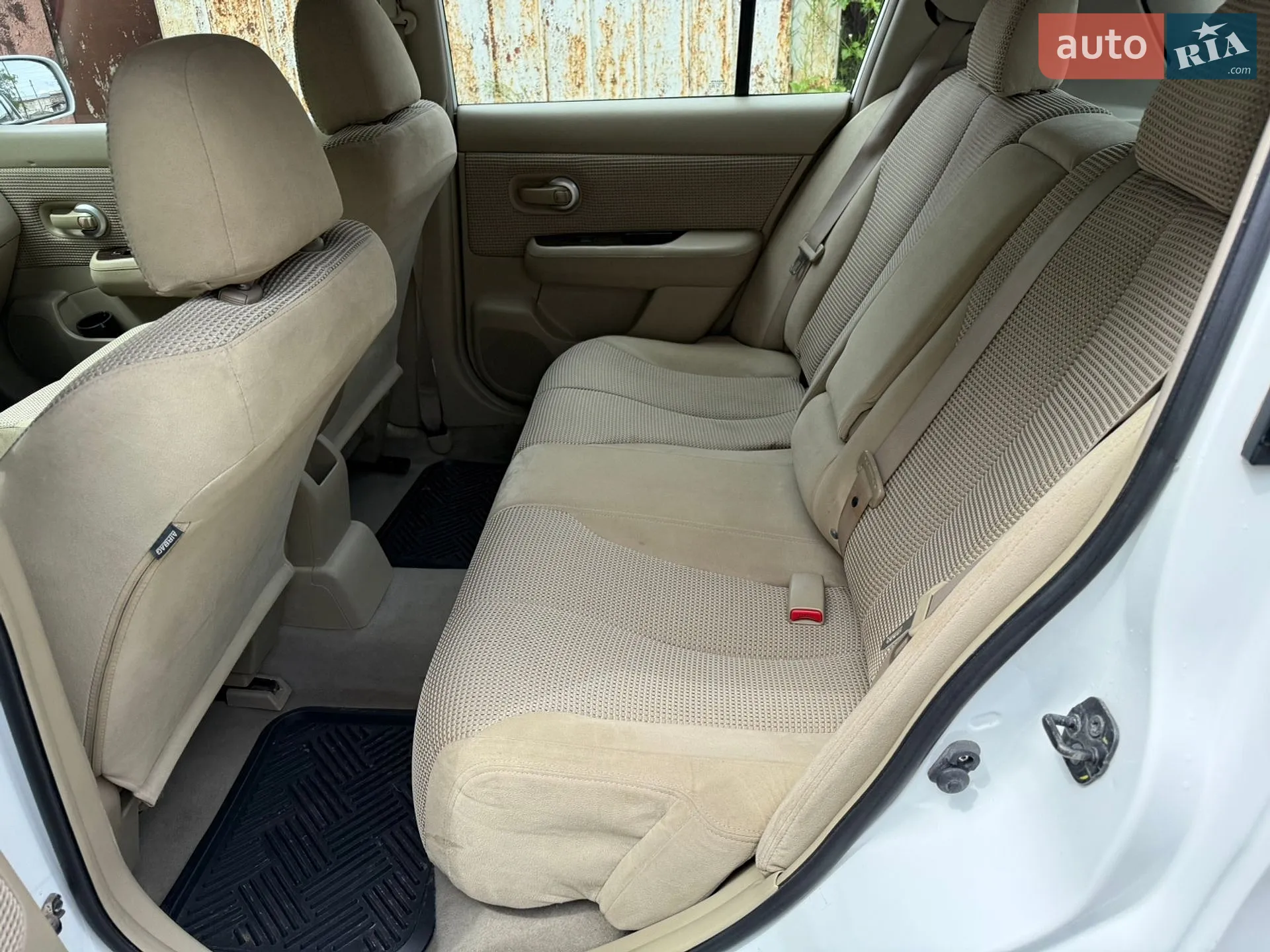 2010 Nissan Versa - мініатюра 38