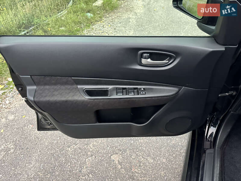 Універсал Nissan Wingroad 2013 в Києві фото 11 Універсал Nissan Wingroad 2013 в Києві