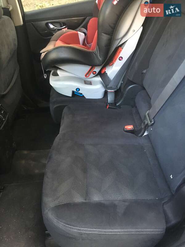 Позашляховик / Кросовер Nissan X-Trail 2015 в Полтаві