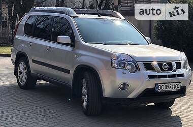 Позашляховик / Кросовер Nissan X-Trail 2012 в 