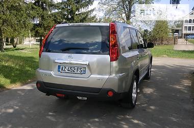 Позашляховик / Кросовер Nissan X-Trail 2010 в 