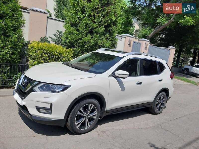 Внедорожник / Кроссовер Nissan X-Trail 2017 в Днепре