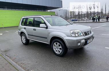 Внедорожник / Кроссовер Nissan X-Trail 2004 в 