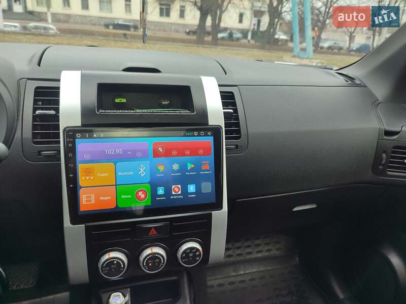 Позашляховик / Кросовер Nissan X-Trail 2011 в Києві