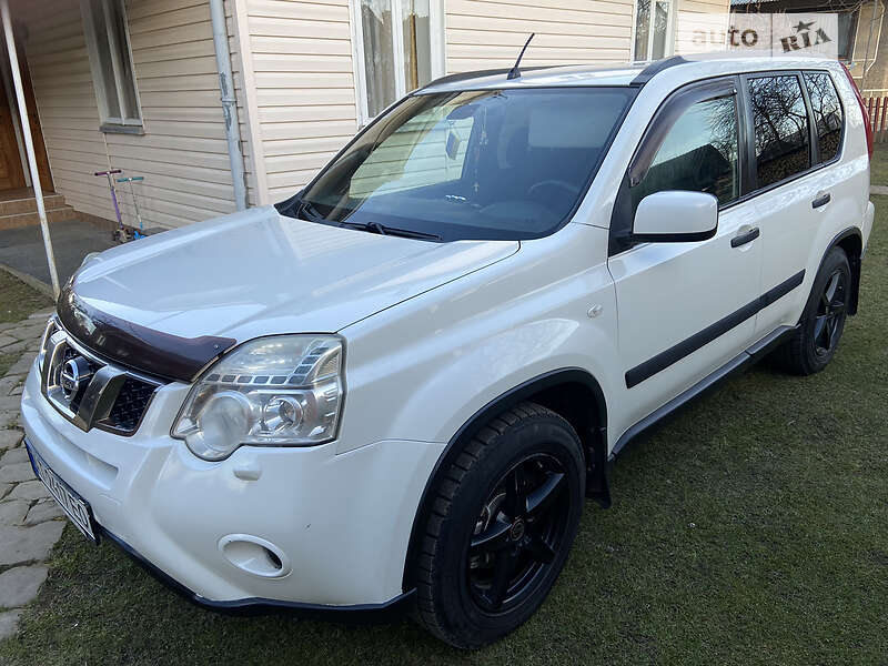 Внедорожник / Кроссовер Nissan X-Trail 2010 в Богородчанах