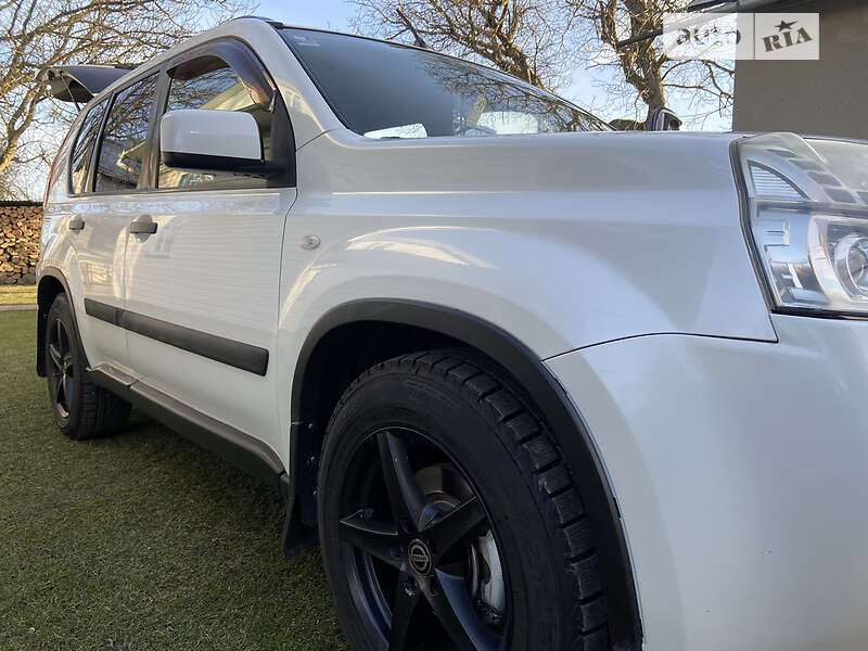 Внедорожник / Кроссовер Nissan X-Trail 2010 в Богородчанах