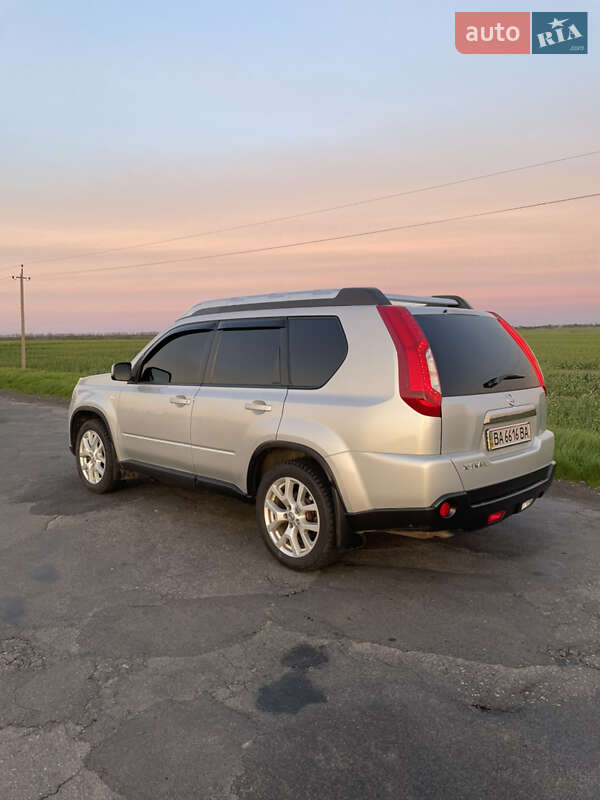 Позашляховик / Кросовер Nissan X-Trail 2012 в Новоархангельську