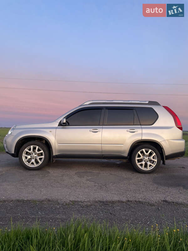 Позашляховик / Кросовер Nissan X-Trail 2012 в Новоархангельську