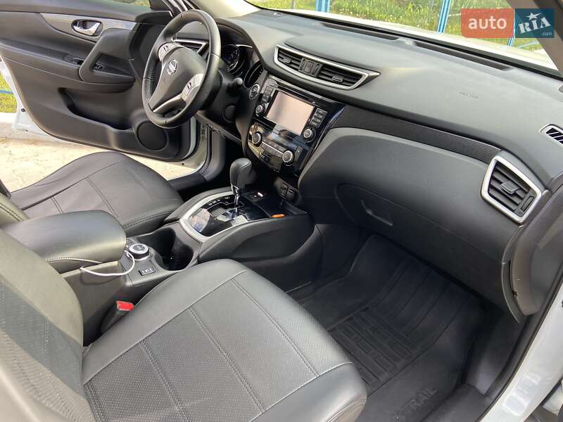 Позашляховик / Кросовер Nissan X-Trail 2017 в Хмельницькому