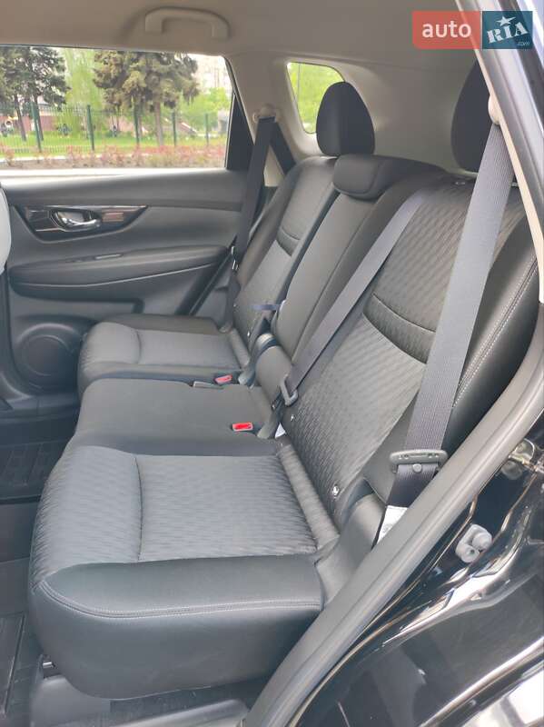 Позашляховик / Кросовер Nissan X-Trail 2018 в Першотравенську