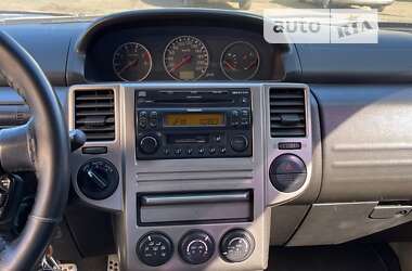 Внедорожник / Кроссовер Nissan X-Trail 2006 в 