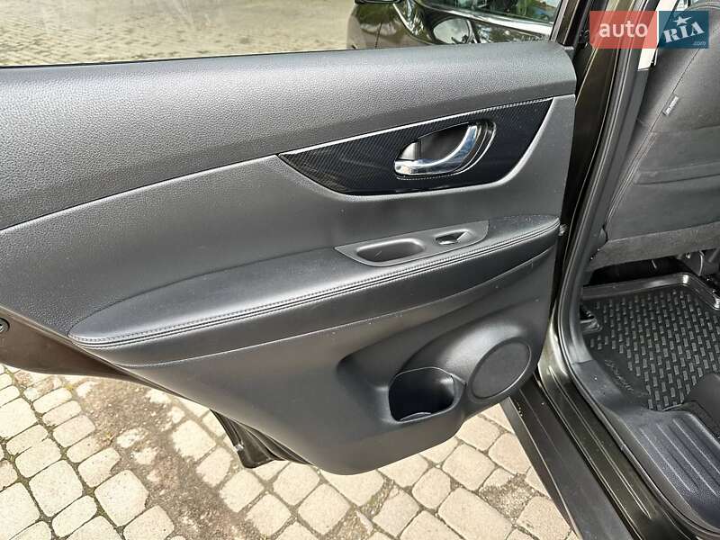 Позашляховик / Кросовер Nissan X-Trail 2017 в Івано-Франківську