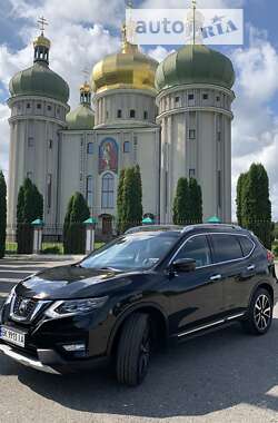 Внедорожник / Кроссовер Nissan X-Trail 2017 в Киеве