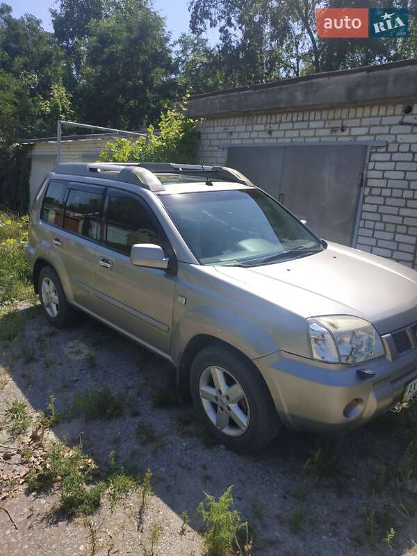 Позашляховик / Кросовер Nissan X-Trail 2005 в Харкові