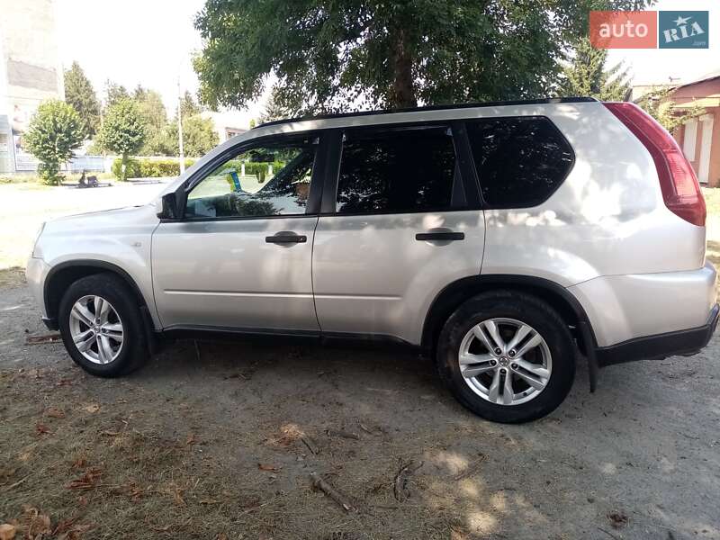 Позашляховик / Кросовер Nissan X-Trail 2011 в Звягелі