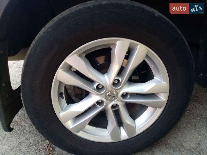 Позашляховик / Кросовер Nissan X-Trail 2011 в Звягелі