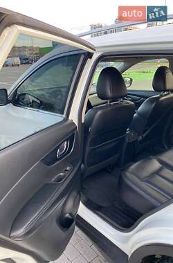 Внедорожник / Кроссовер Nissan X-Trail 2014 в 